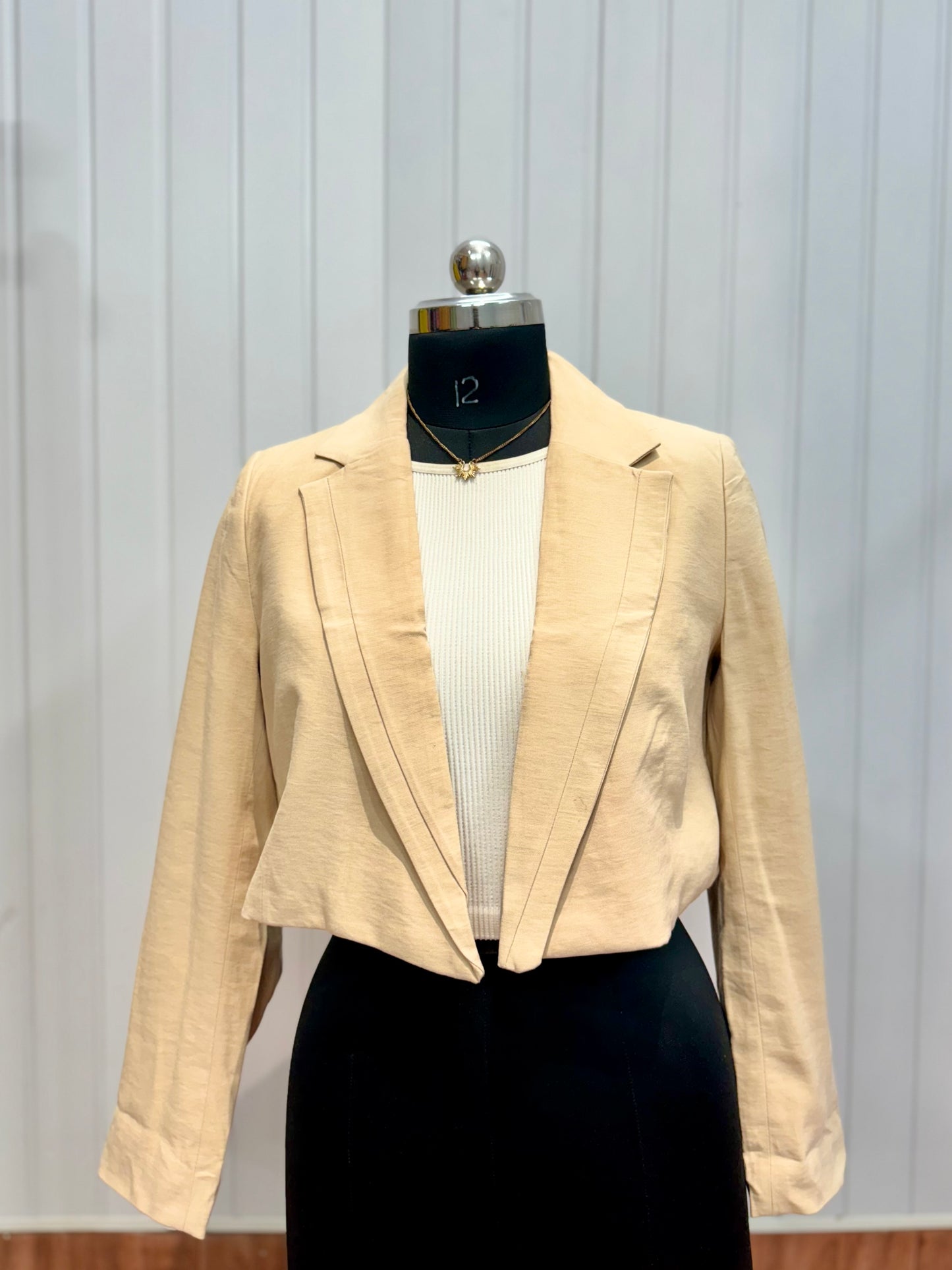 B69-Beige Crop Blazer