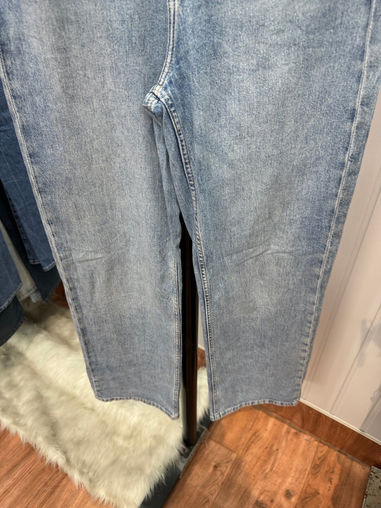 0721-24 Wideleg Jeans