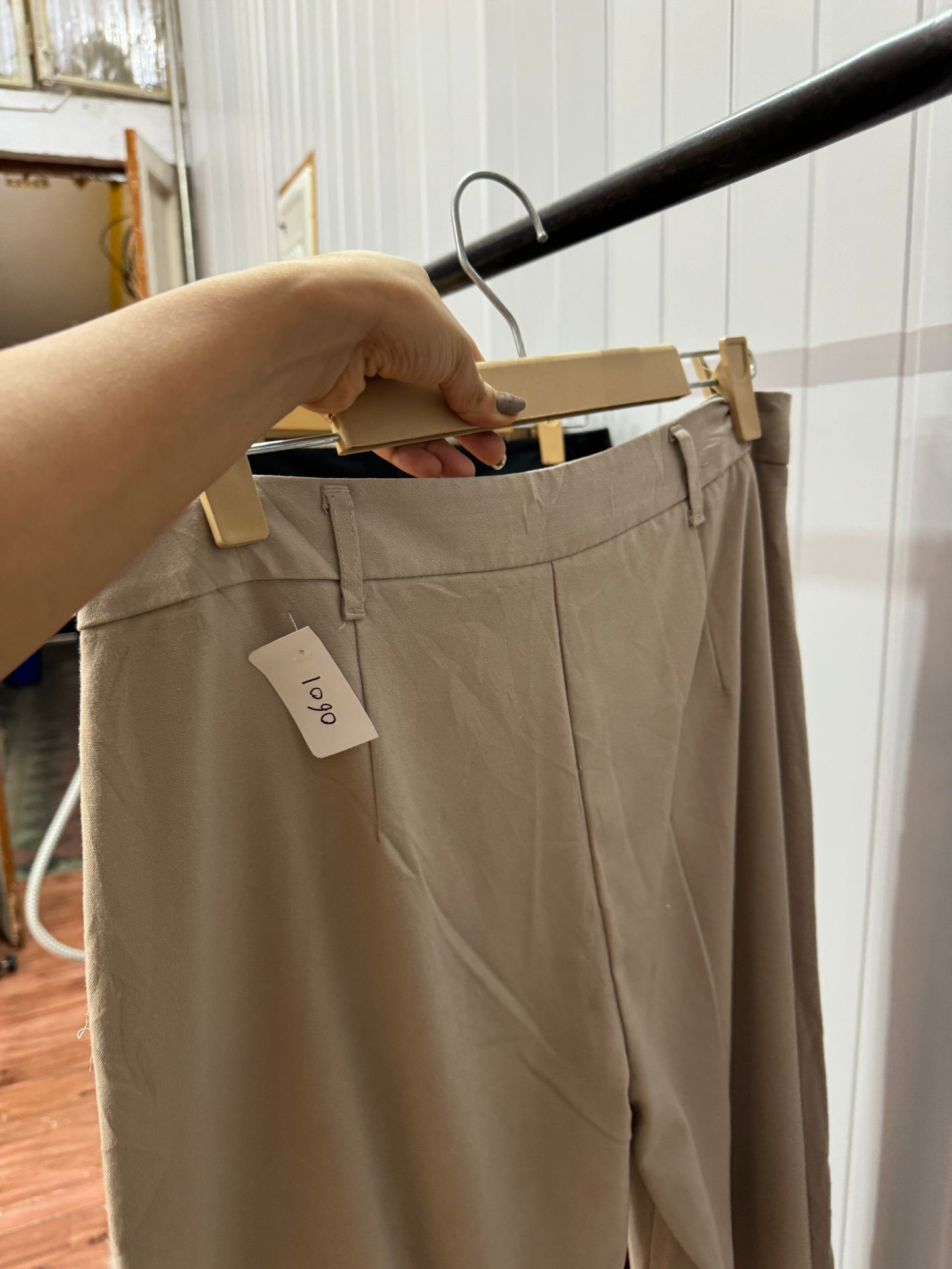 0601-32 Beige Trousers