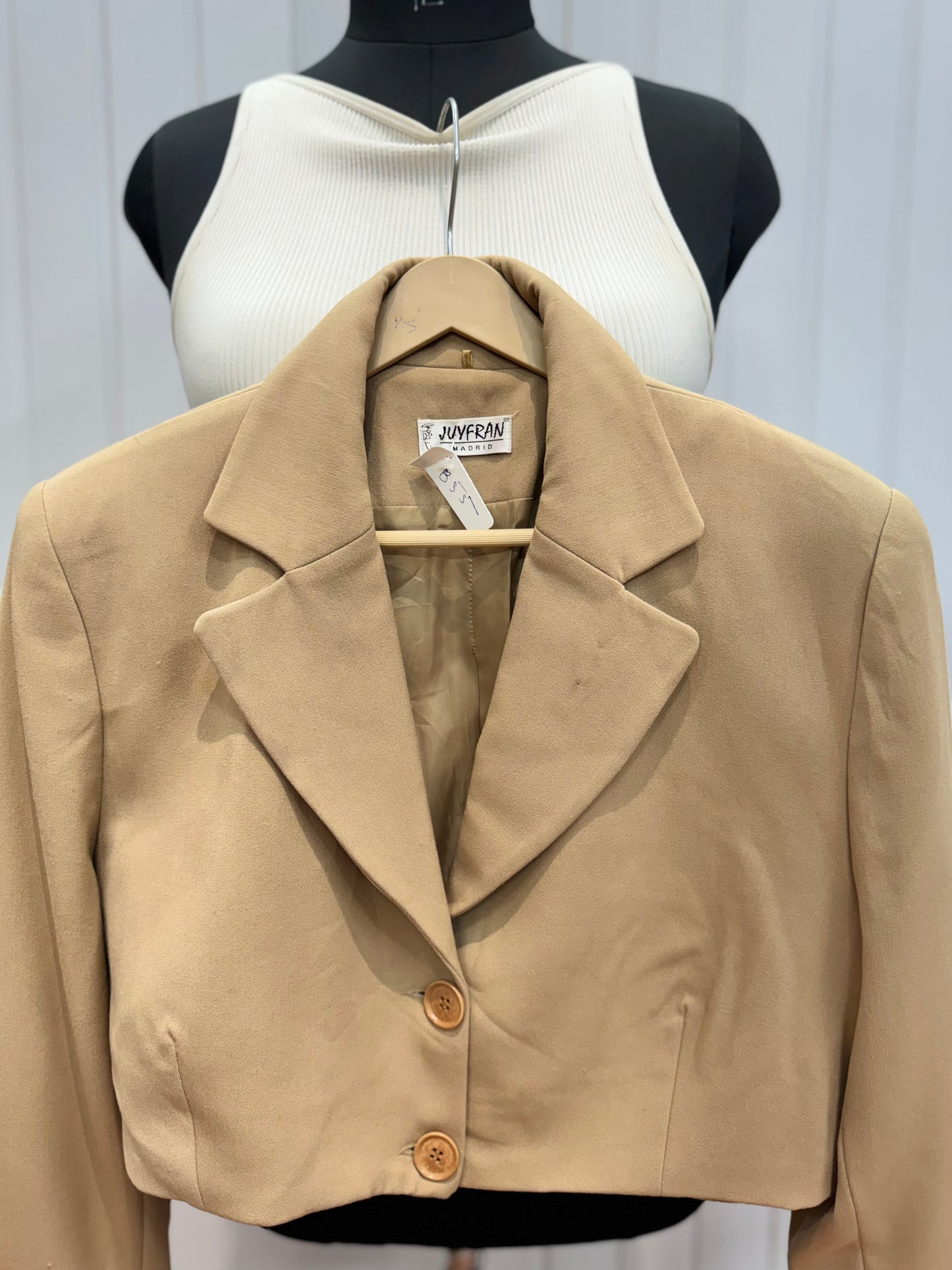 B55-Beige Blazer