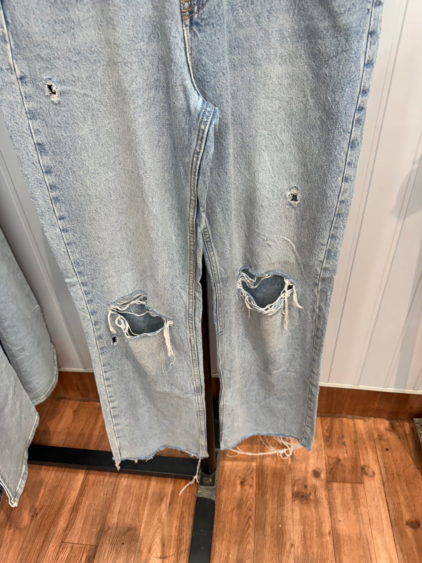 0206-28-30 Lightwash Wideleg Jeans