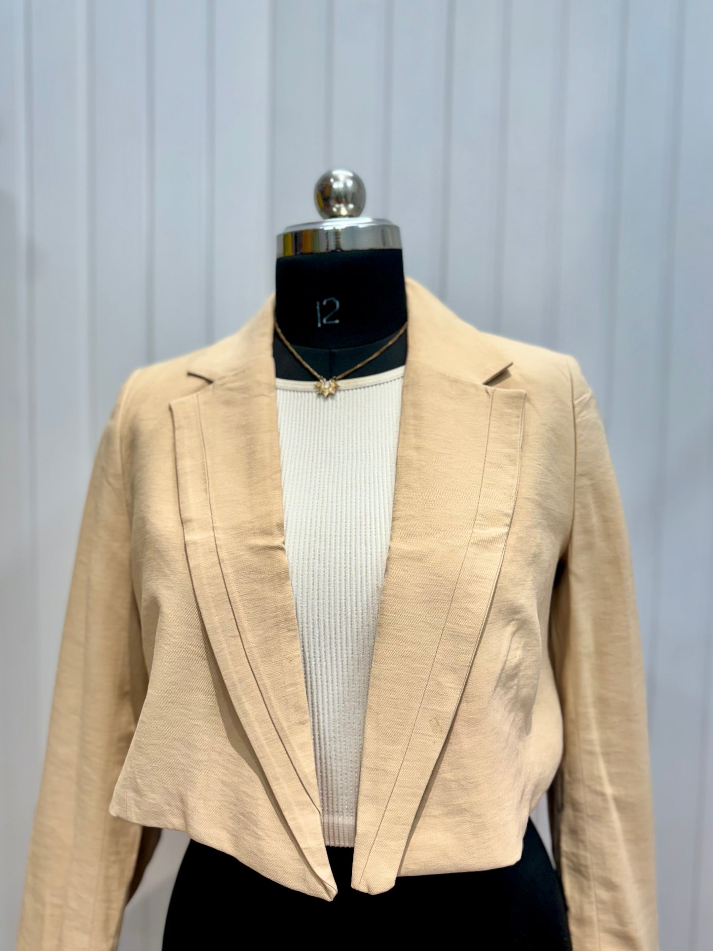 B69-Beige Crop Blazer