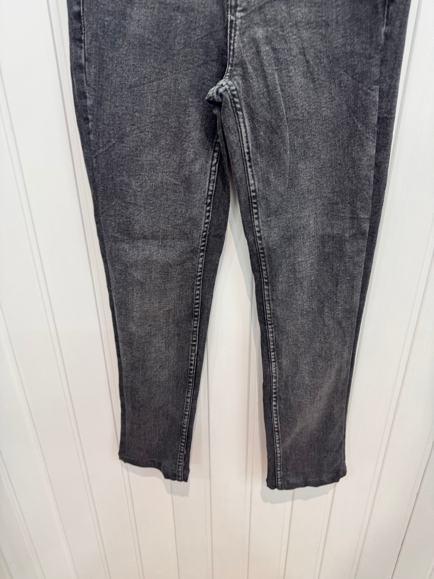 DE345-26 Black Skinny Jeans