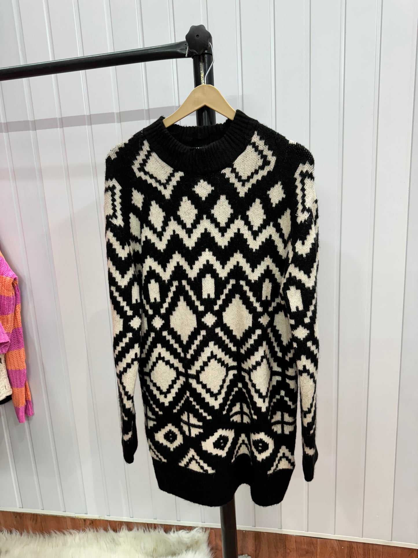 ST01-Black Long Jacquard Knit Sweater