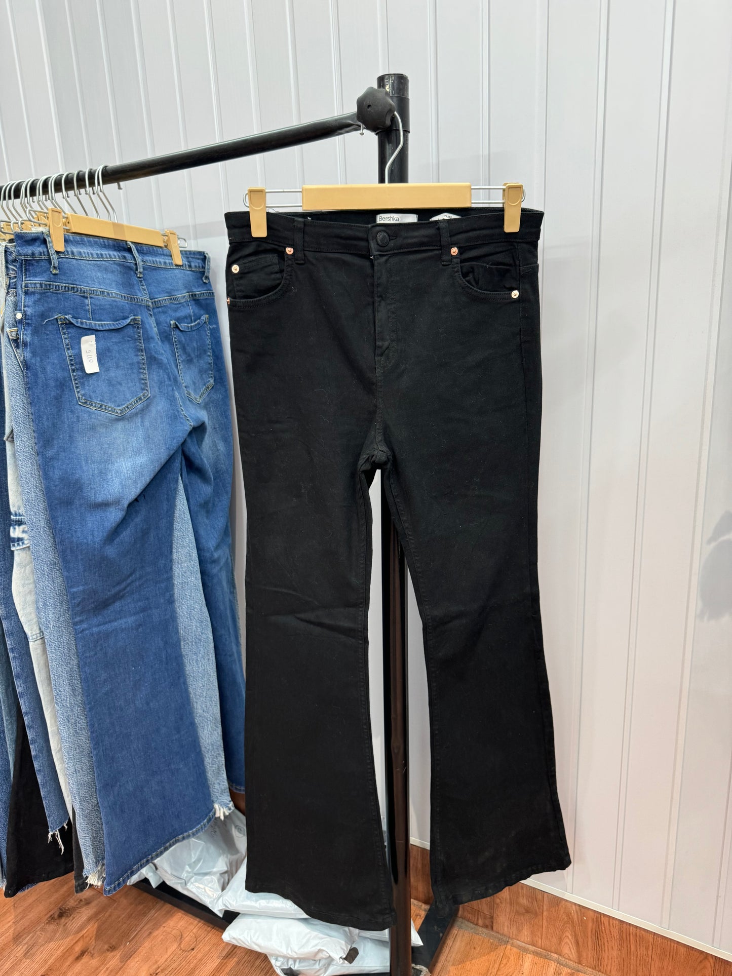 0116-30-31 Black Bootcut Jeans