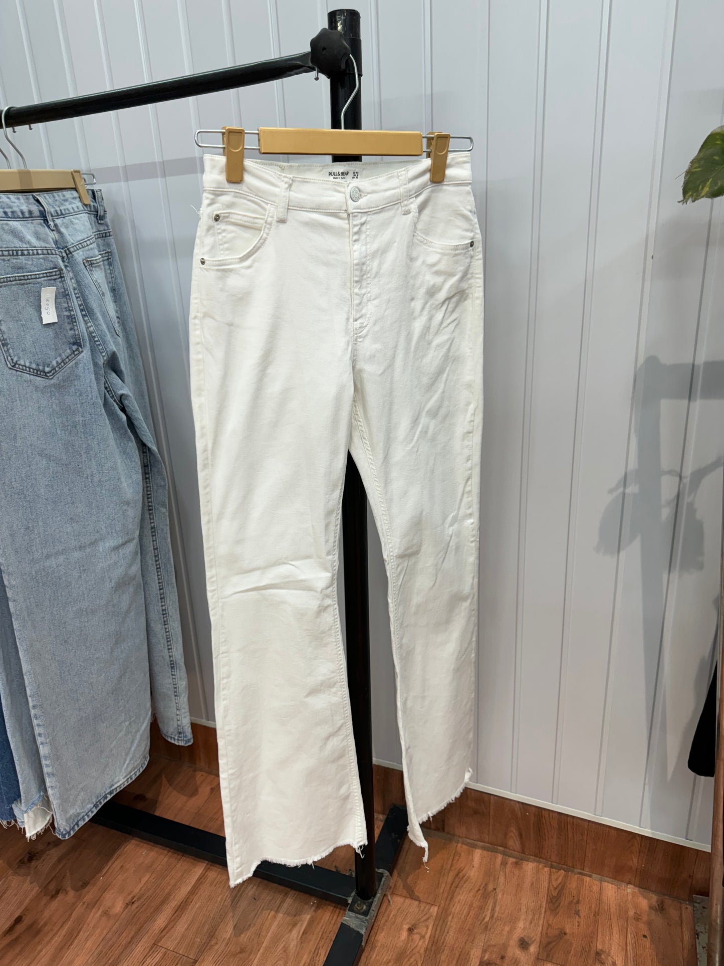 0508-28-30 White Bootcut