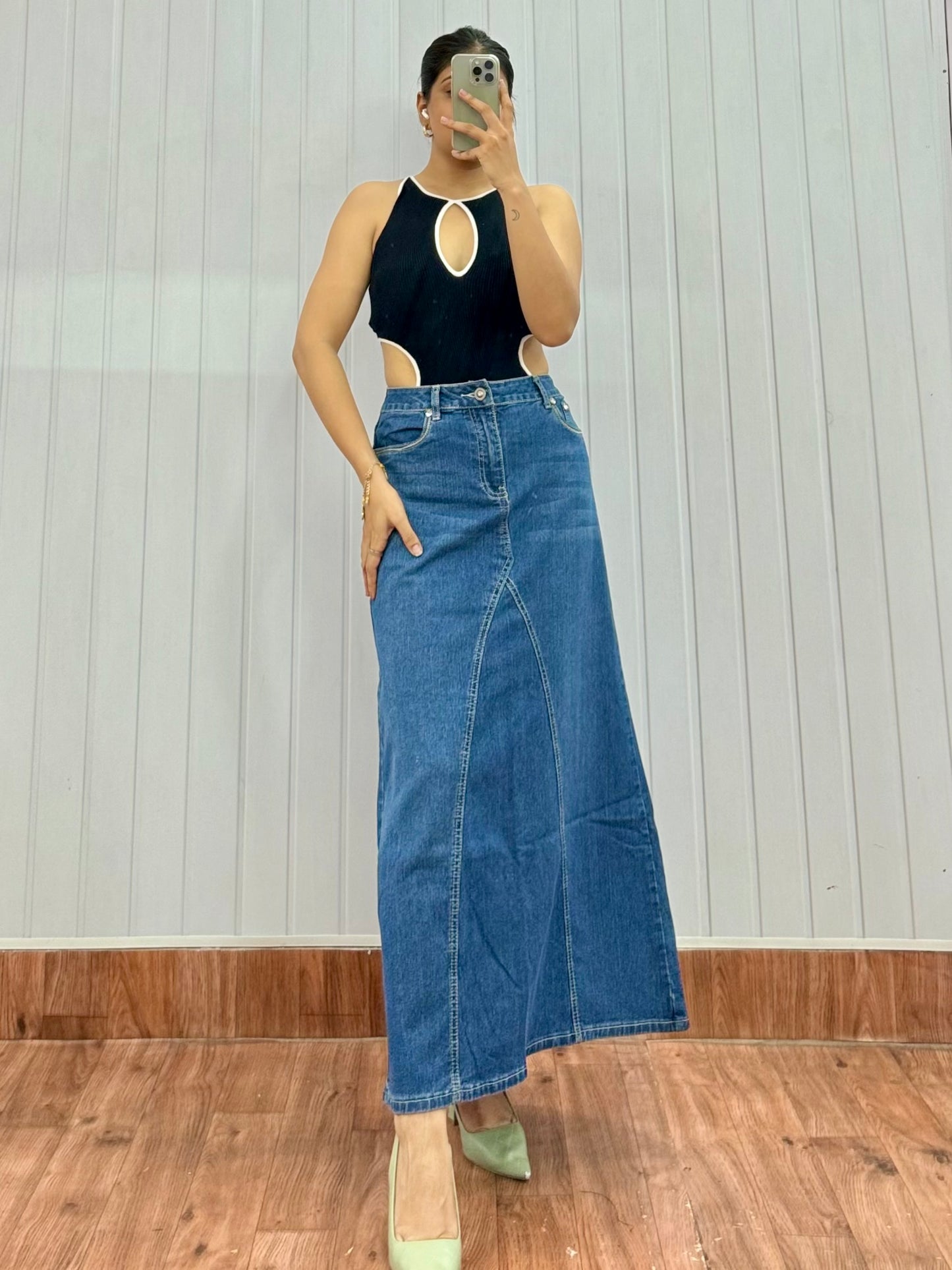 S89-32 Long Denim Skirt