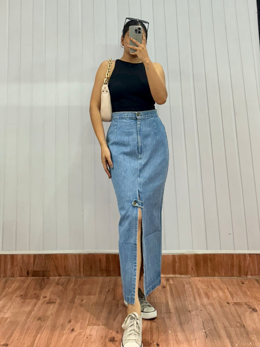 S44-28 Denim Front slit skirt