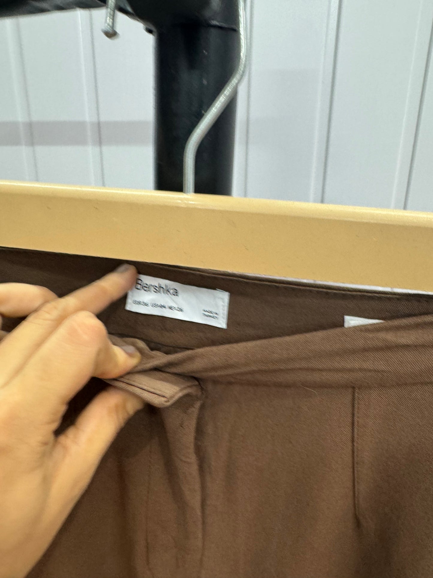 T16-24 Brown Trousers