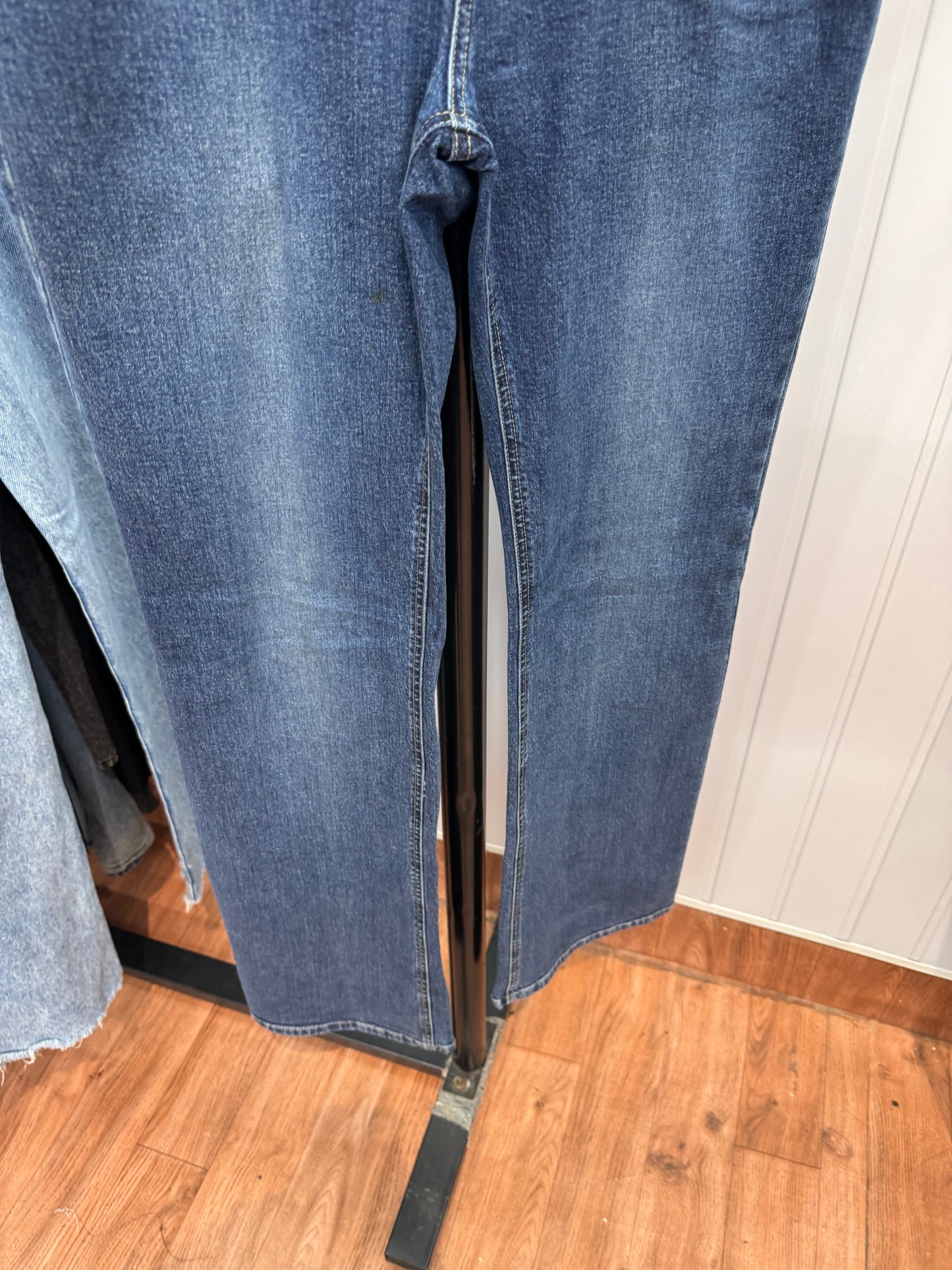 0217-28-30 Bootcut Jeans