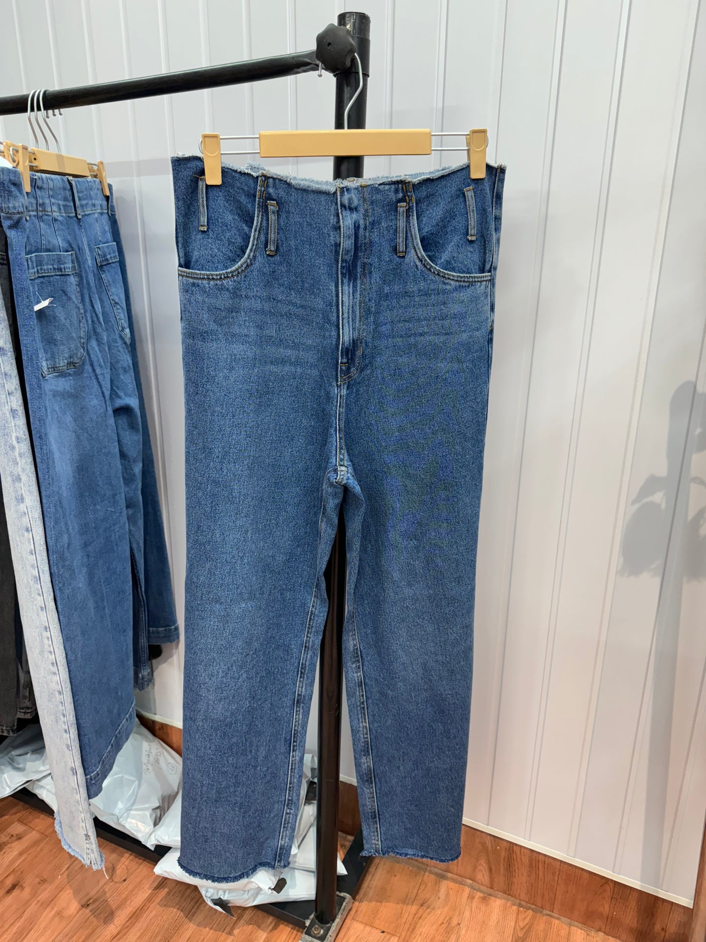 0104-32 Wideleg Jeans