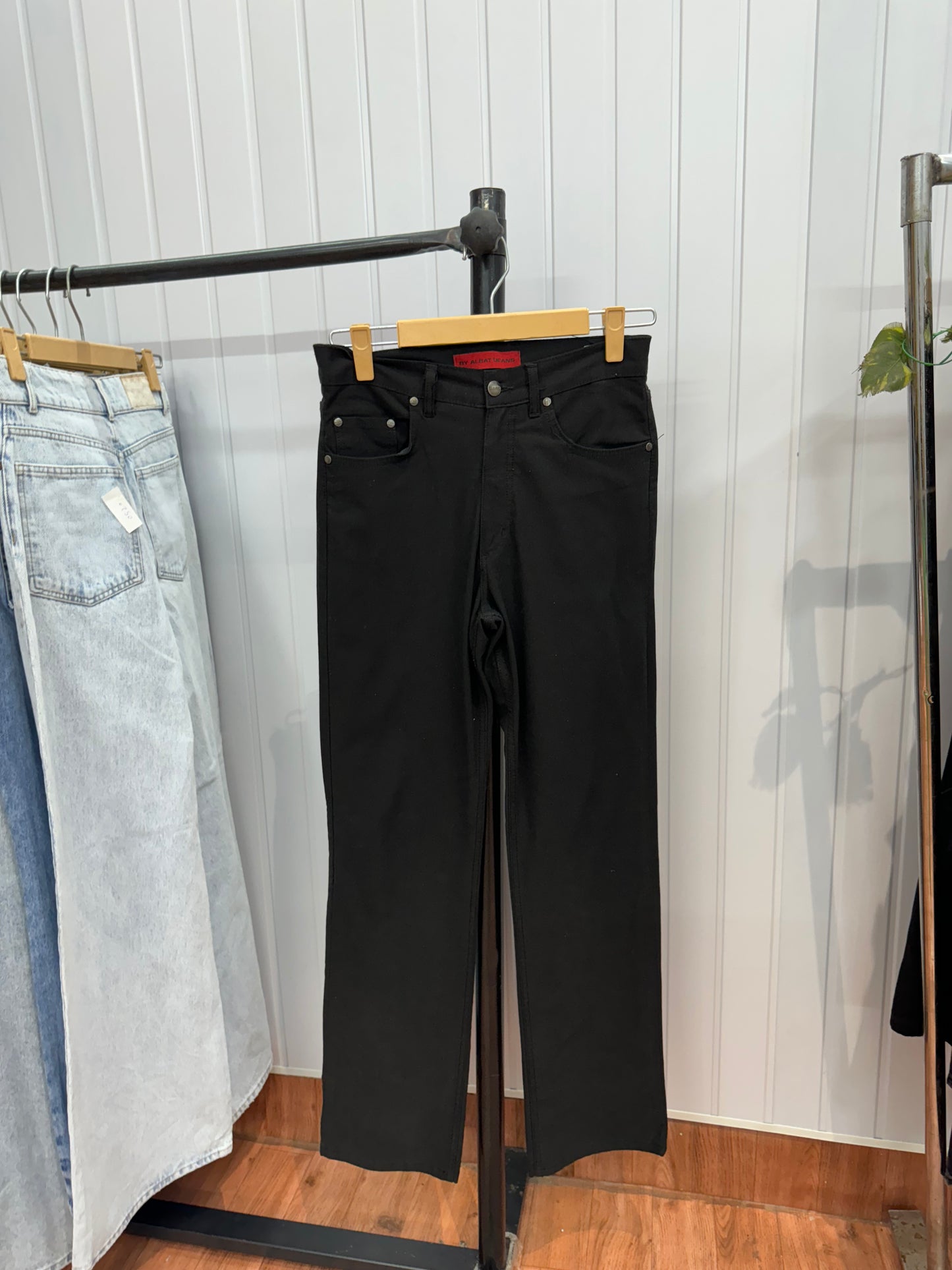 0521-30 Black Flare Jeans