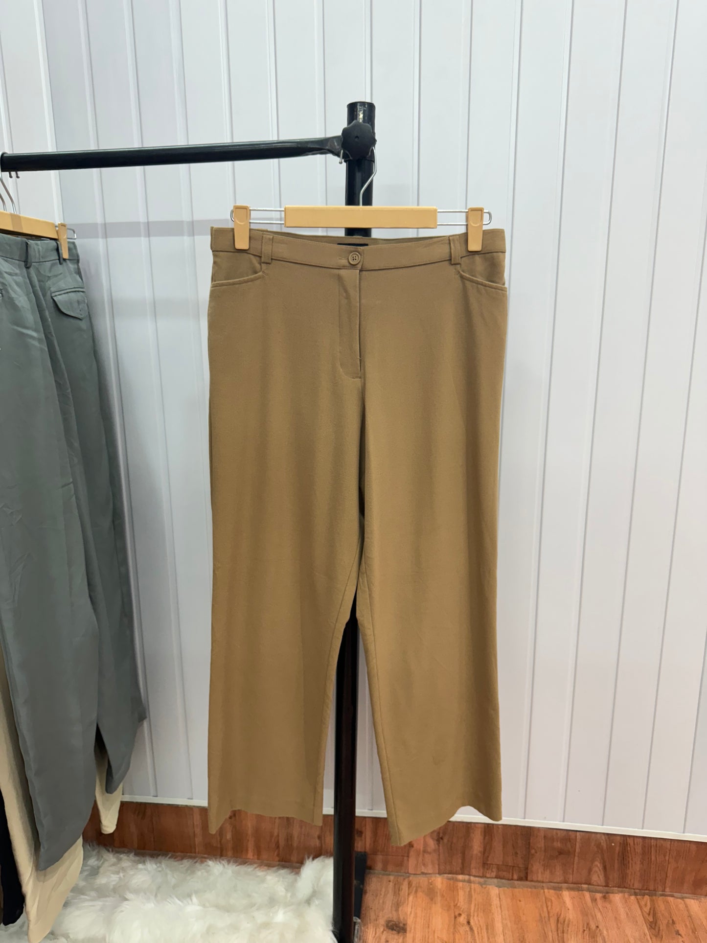 T12-34 Beige Trousers