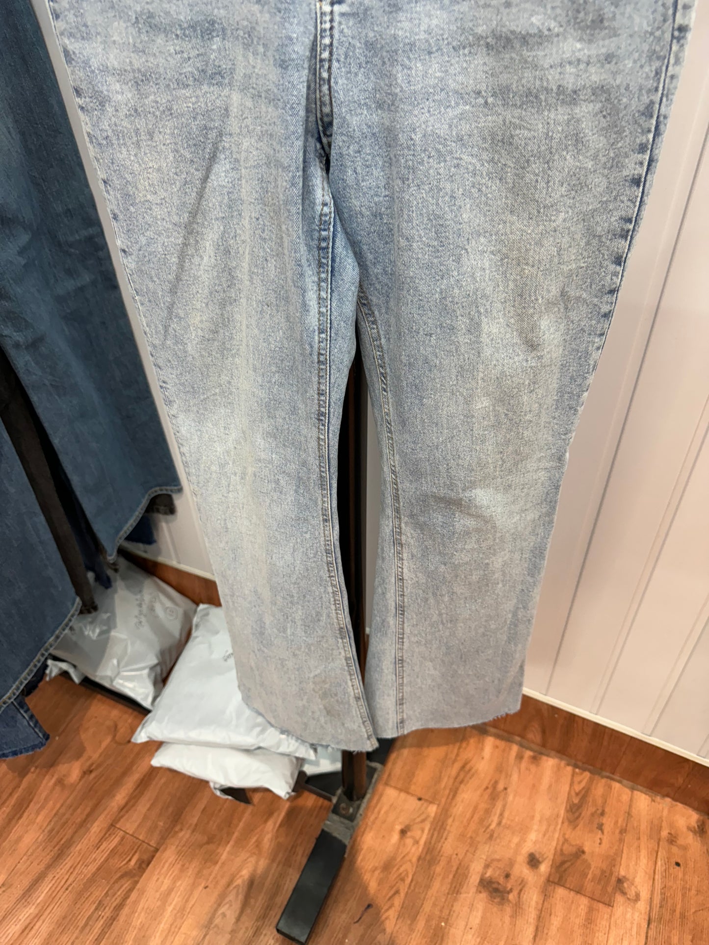 0107-28 Bootcut Jeans