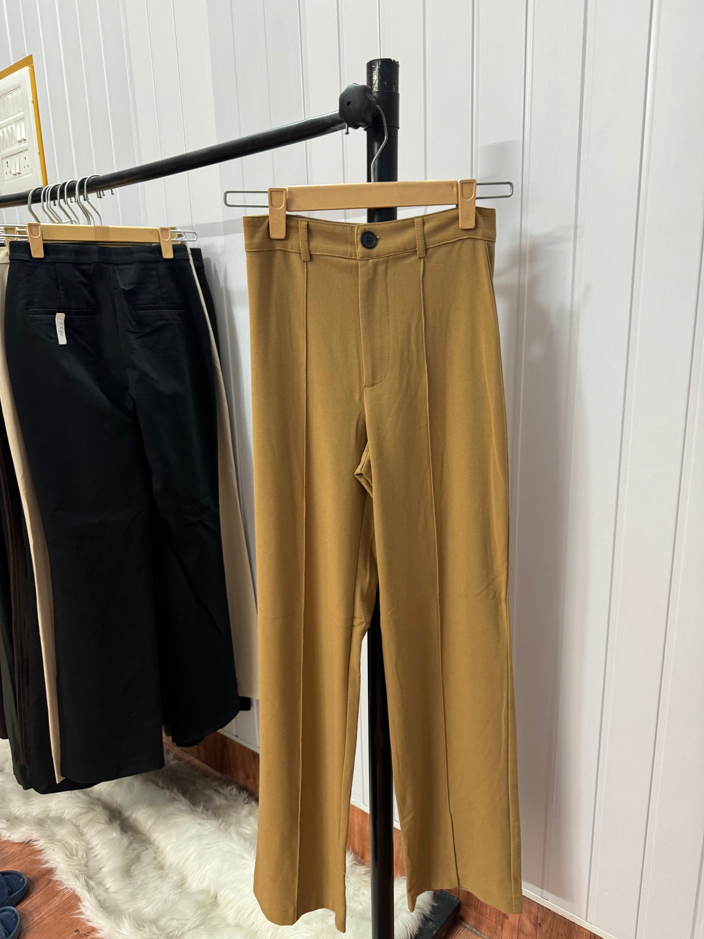 0834-26 Beige Trousers