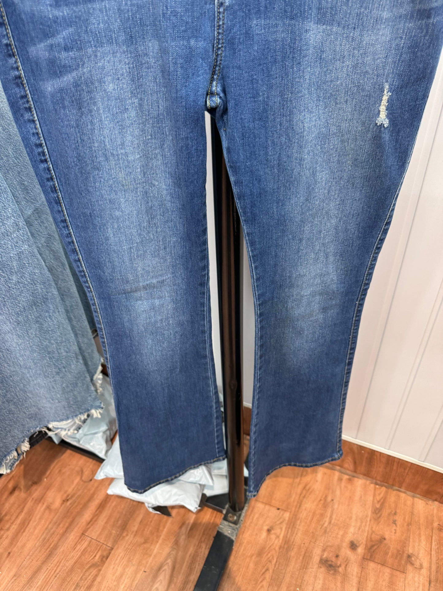 0115-32 Bootcut Jeans