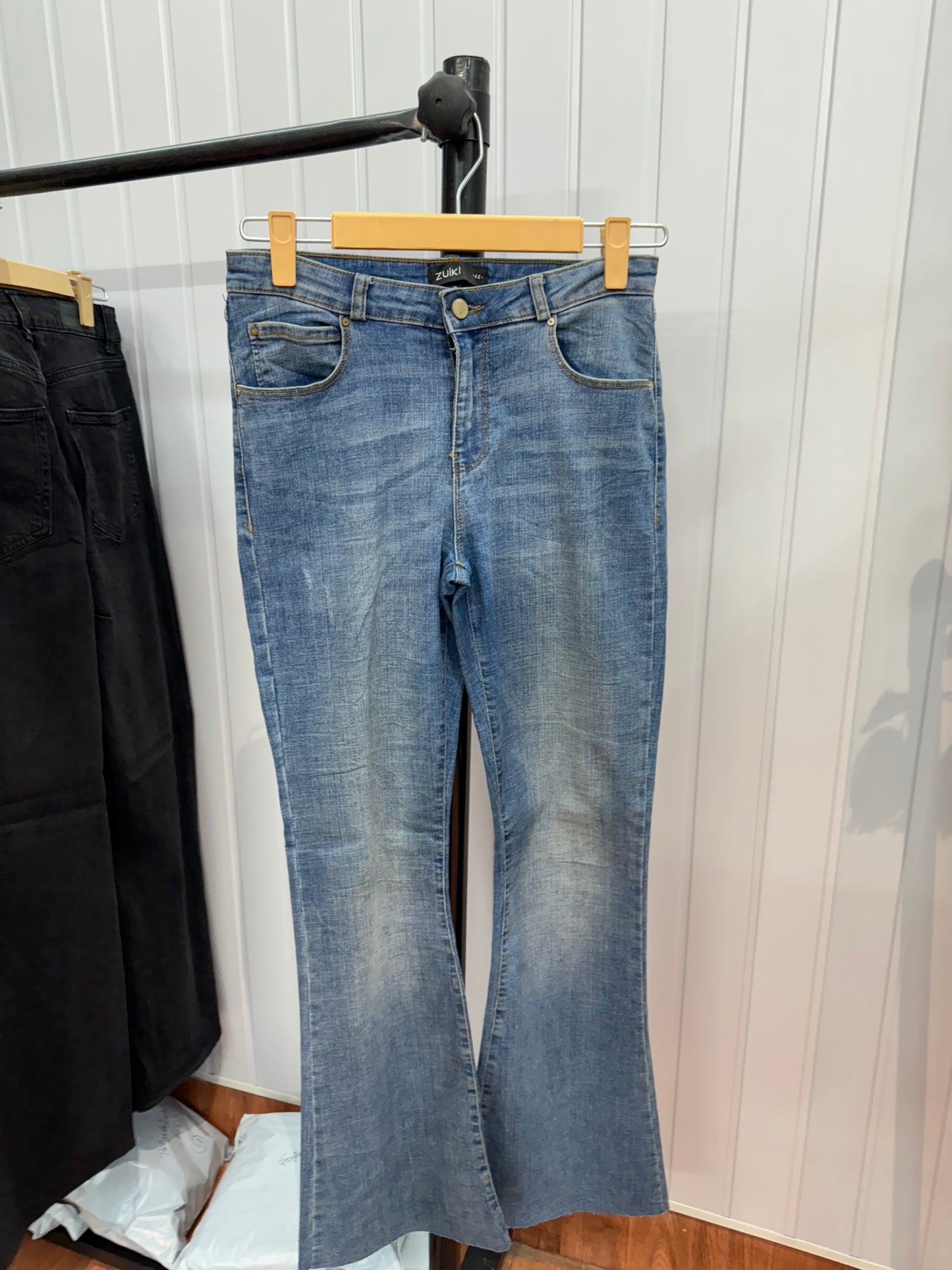 0119-28-30 Bootcut Jeans