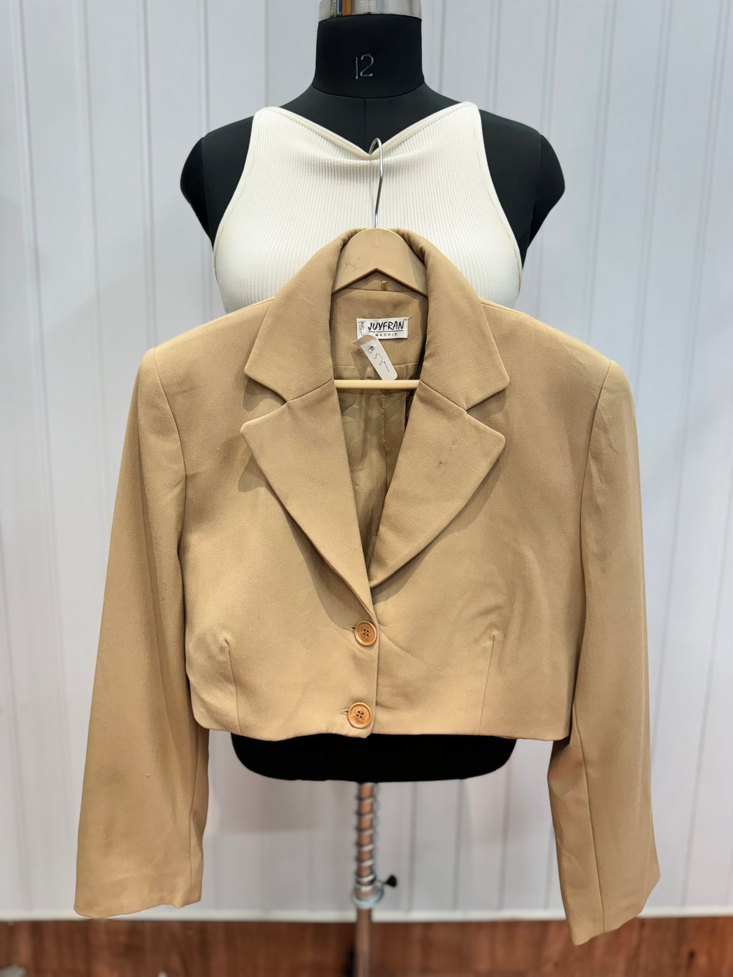 B55-Beige Blazer