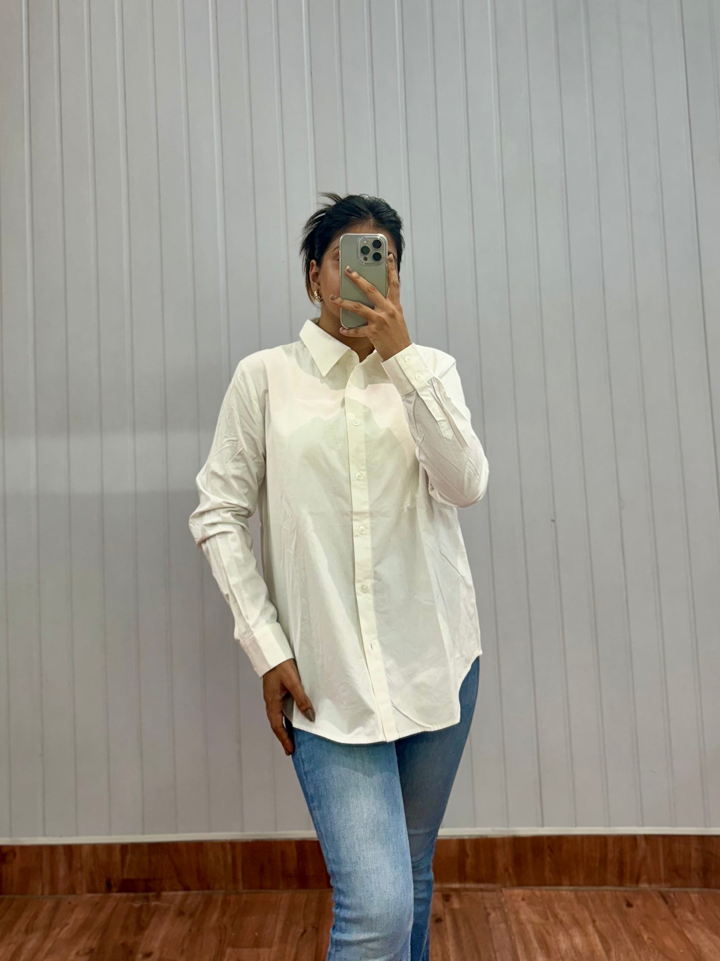 S20-White Shirt With Embroidery