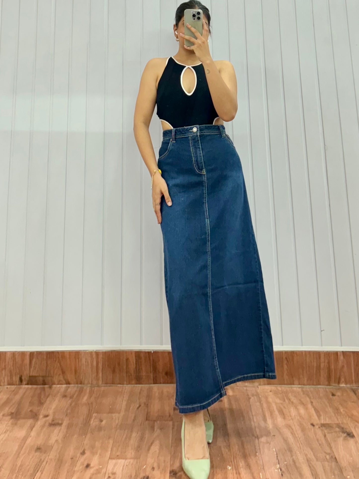 S90-34 Long Denim Skirt