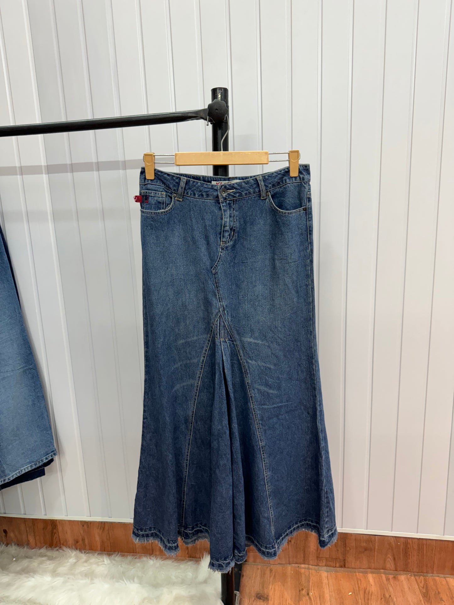 S23- 32 long Denim skirt