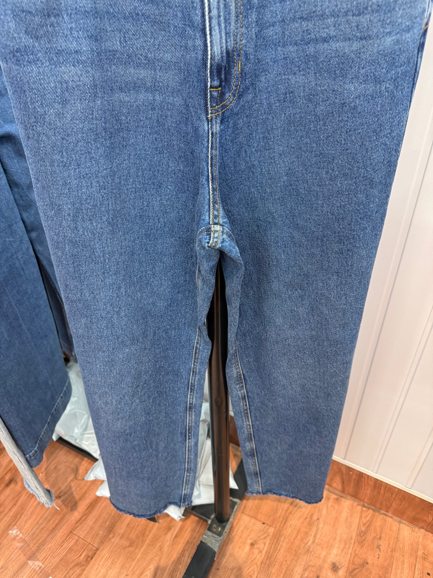 0104-32 Wideleg Jeans