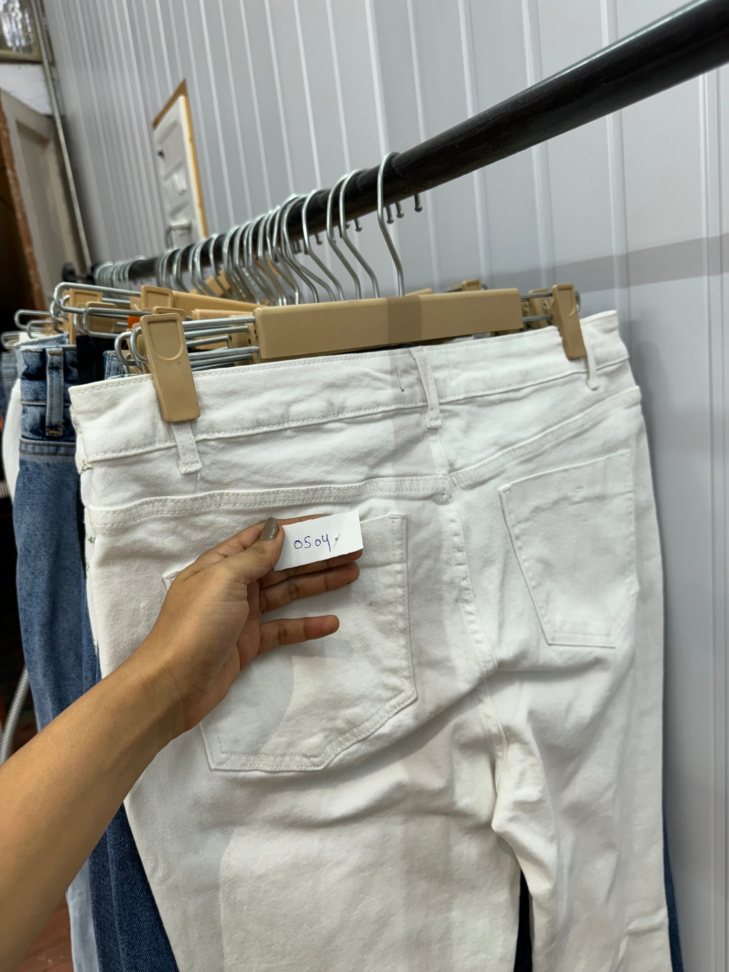 0504-32 White Bootcut Jeans