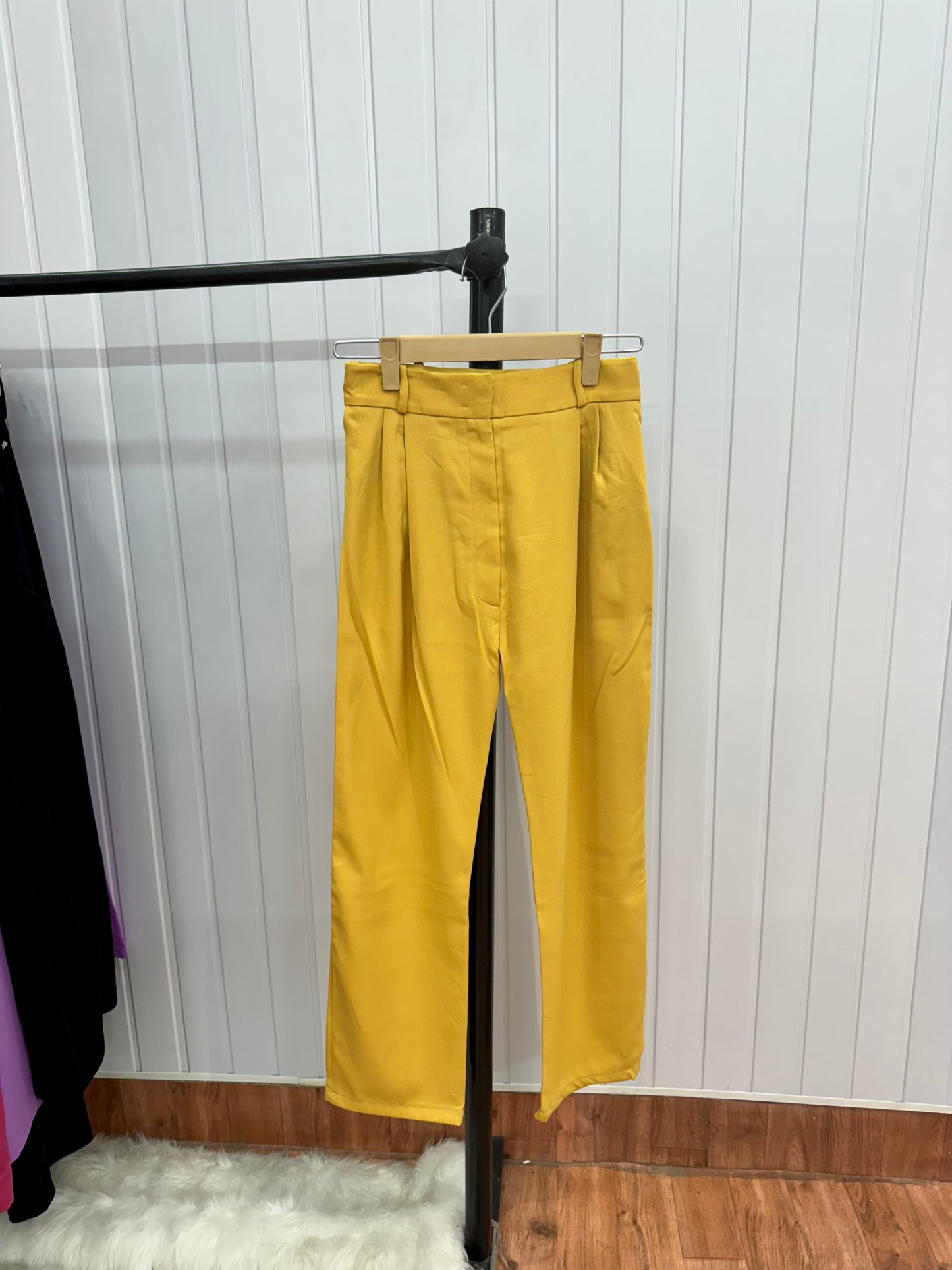 1519-26 Yellow Tapered Pants