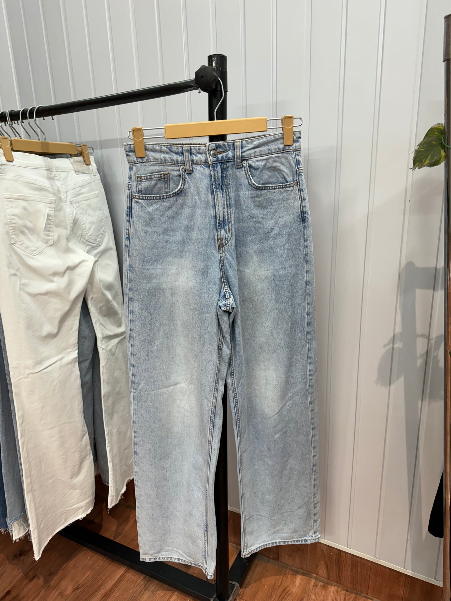 0509-26-28 Wideleg Jeans