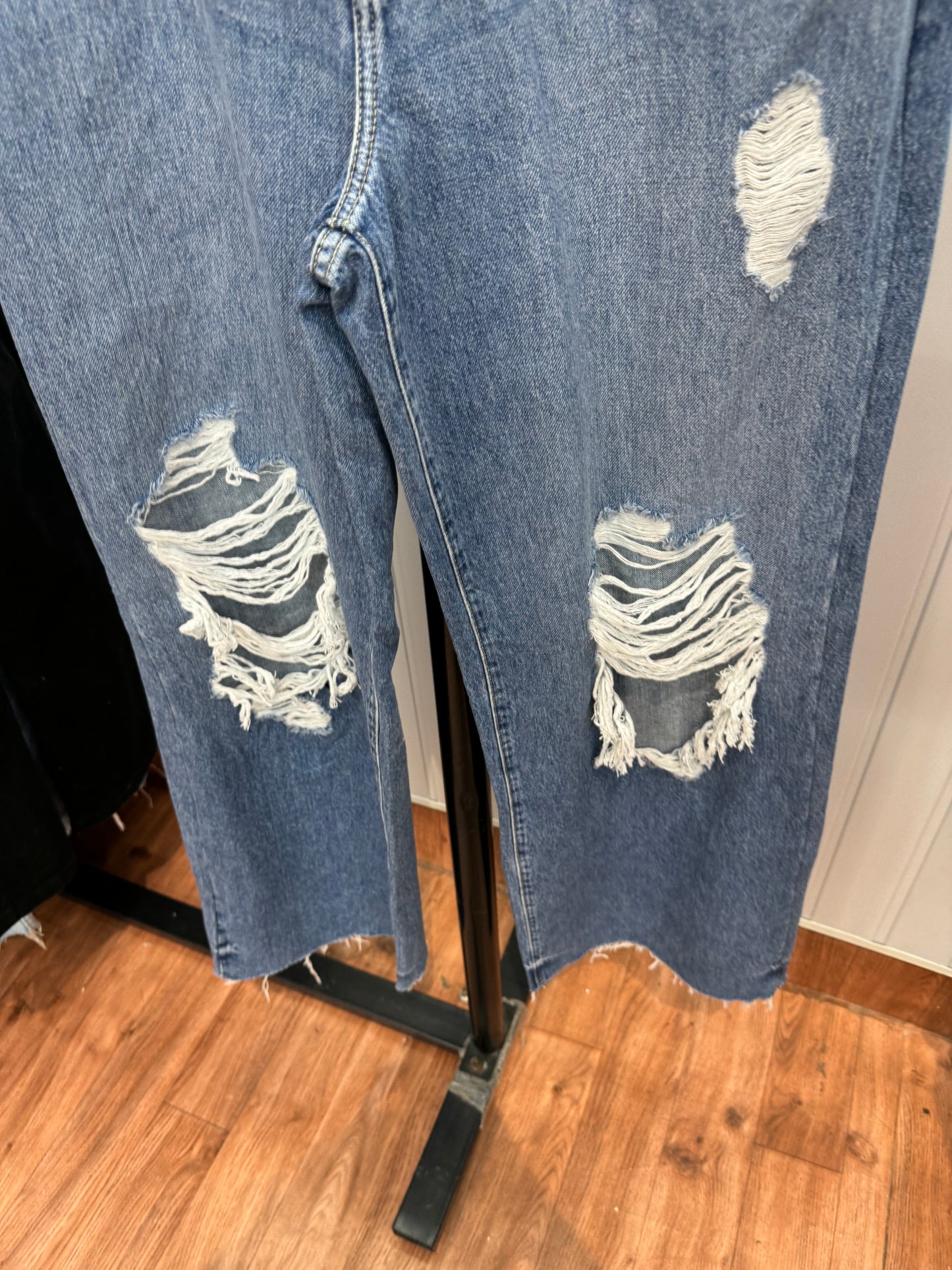 0528-28 Boyfriend Fit Jeans