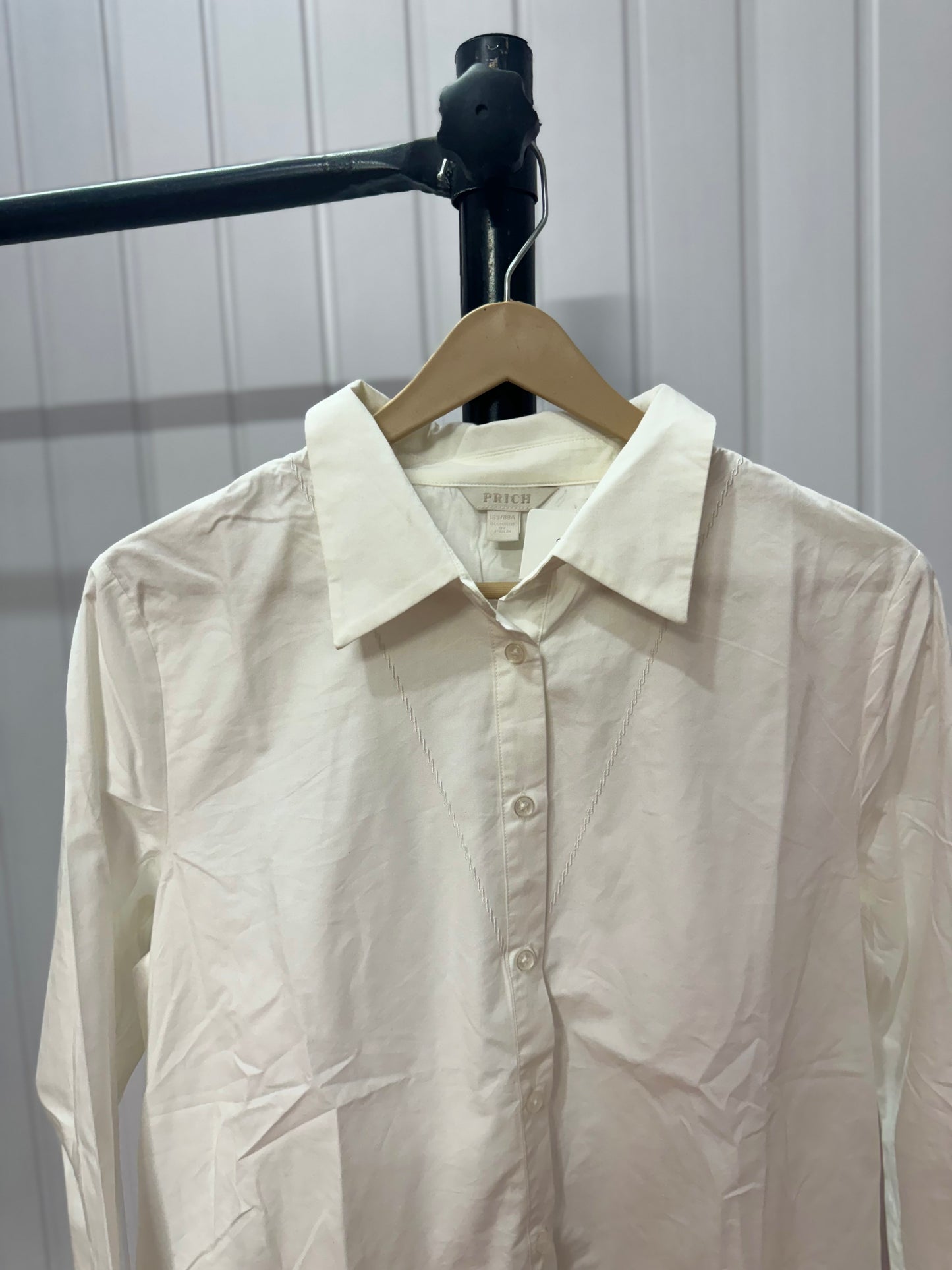 S20-White Shirt With Embroidery