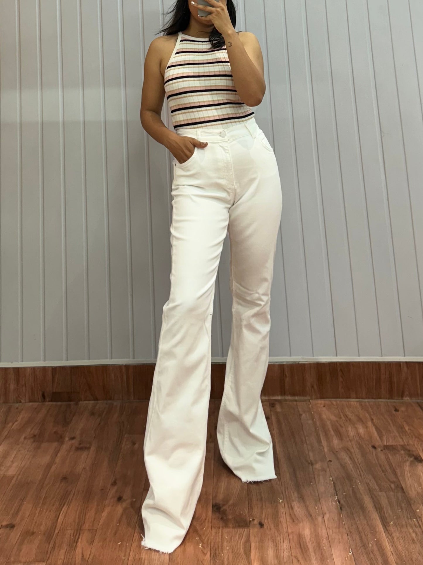 0508-28-30 White Bootcut