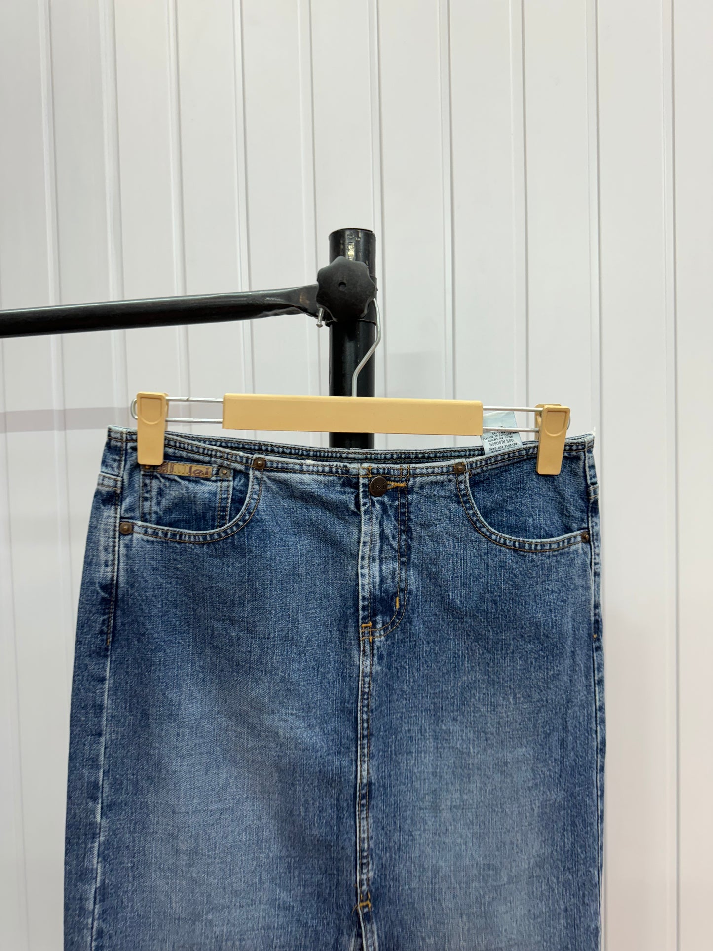 S21-30 Front Slit Denim Skirt