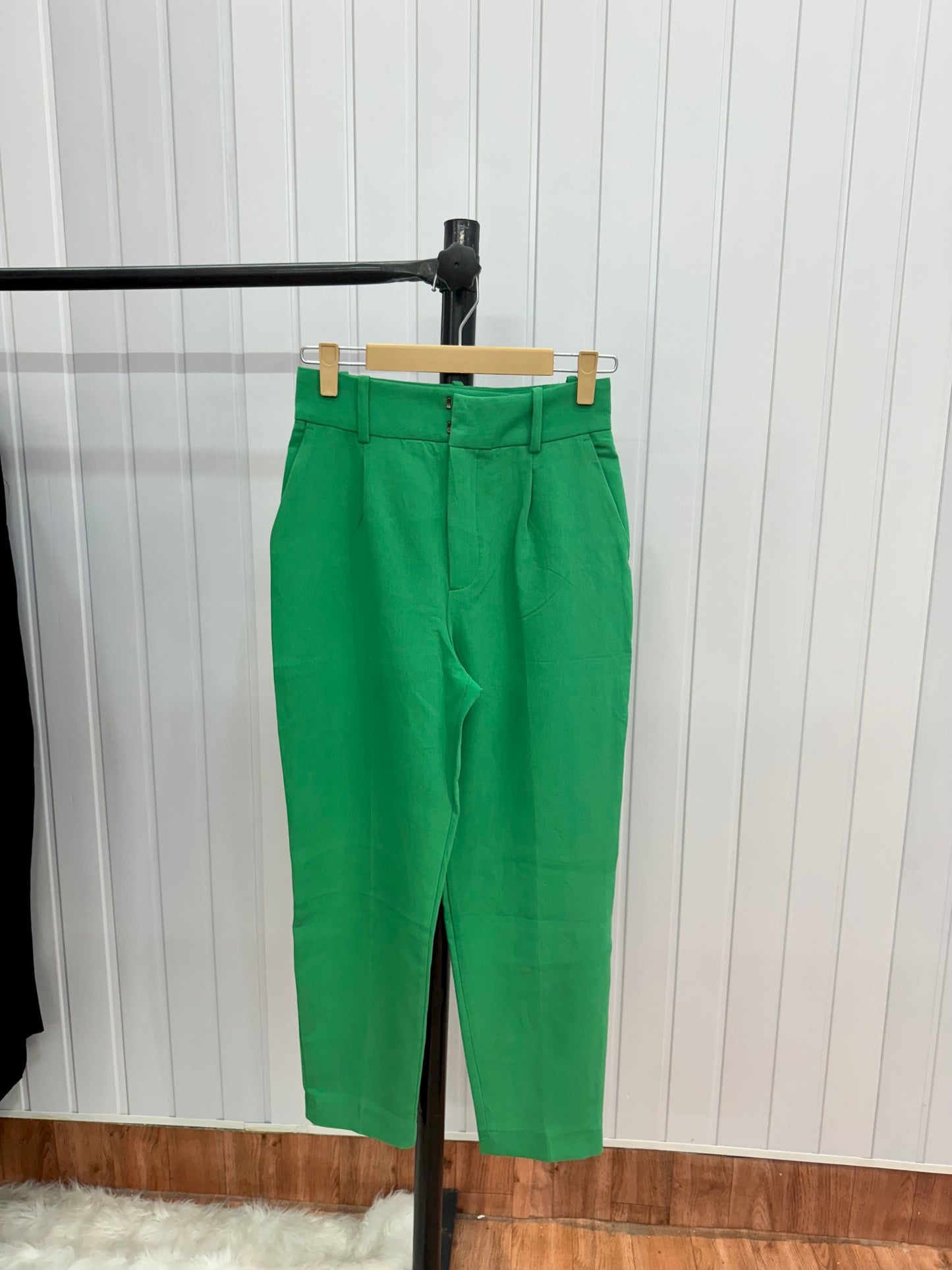 1508-28 Green Tapered Pants