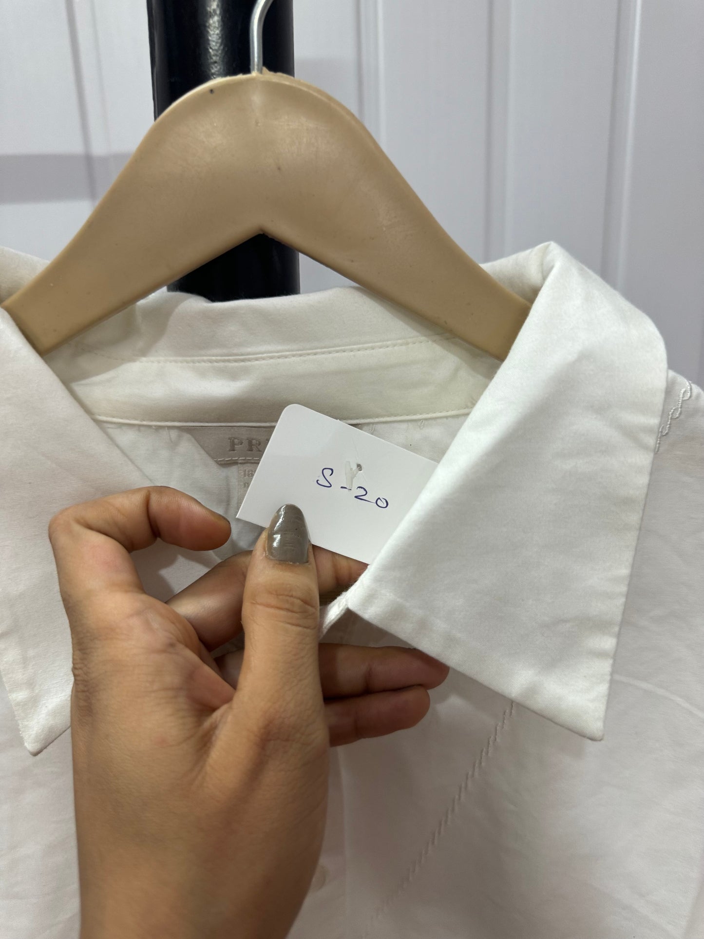 S20-White Shirt With Embroidery