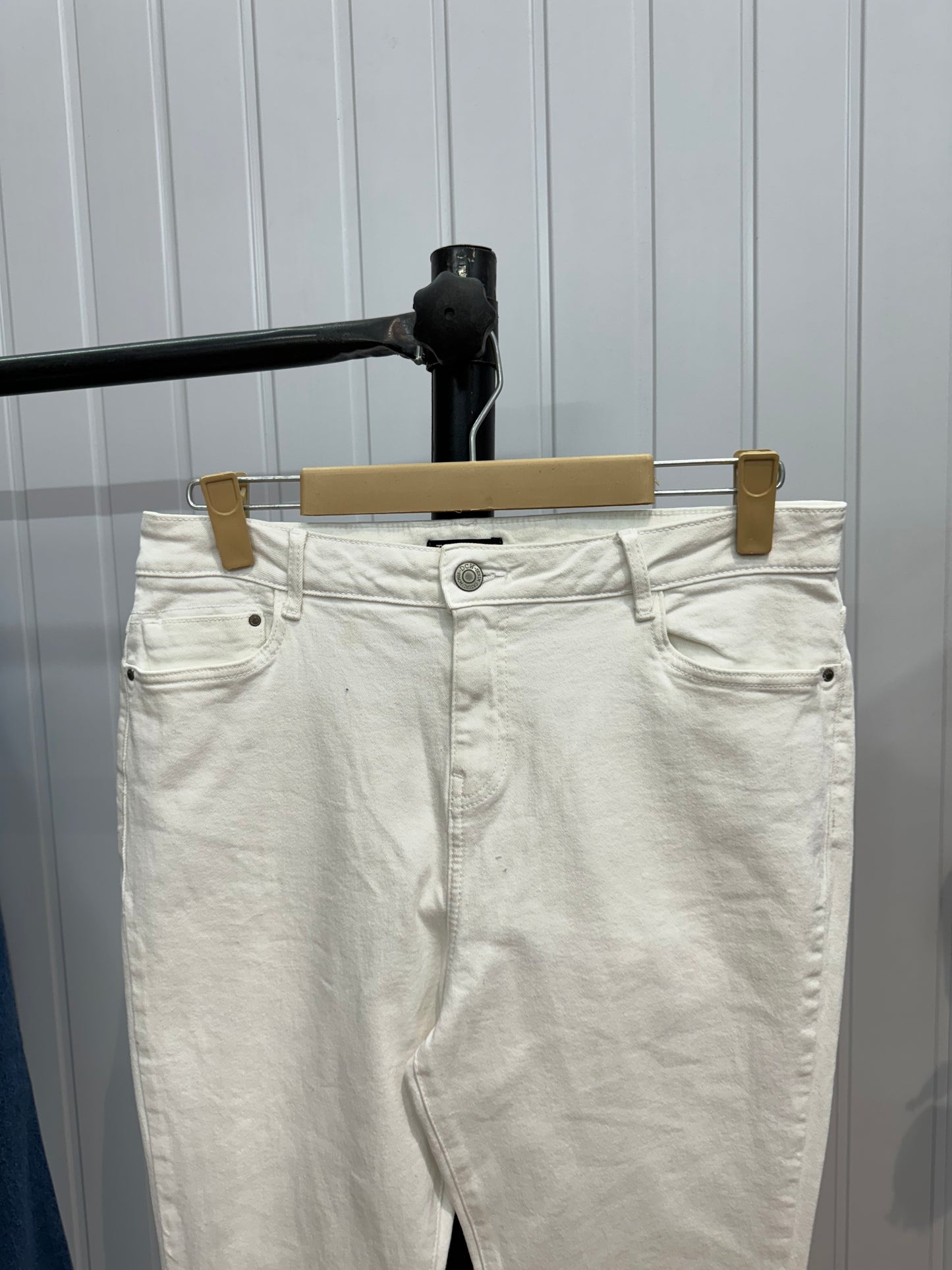 0504-32 White Bootcut Jeans