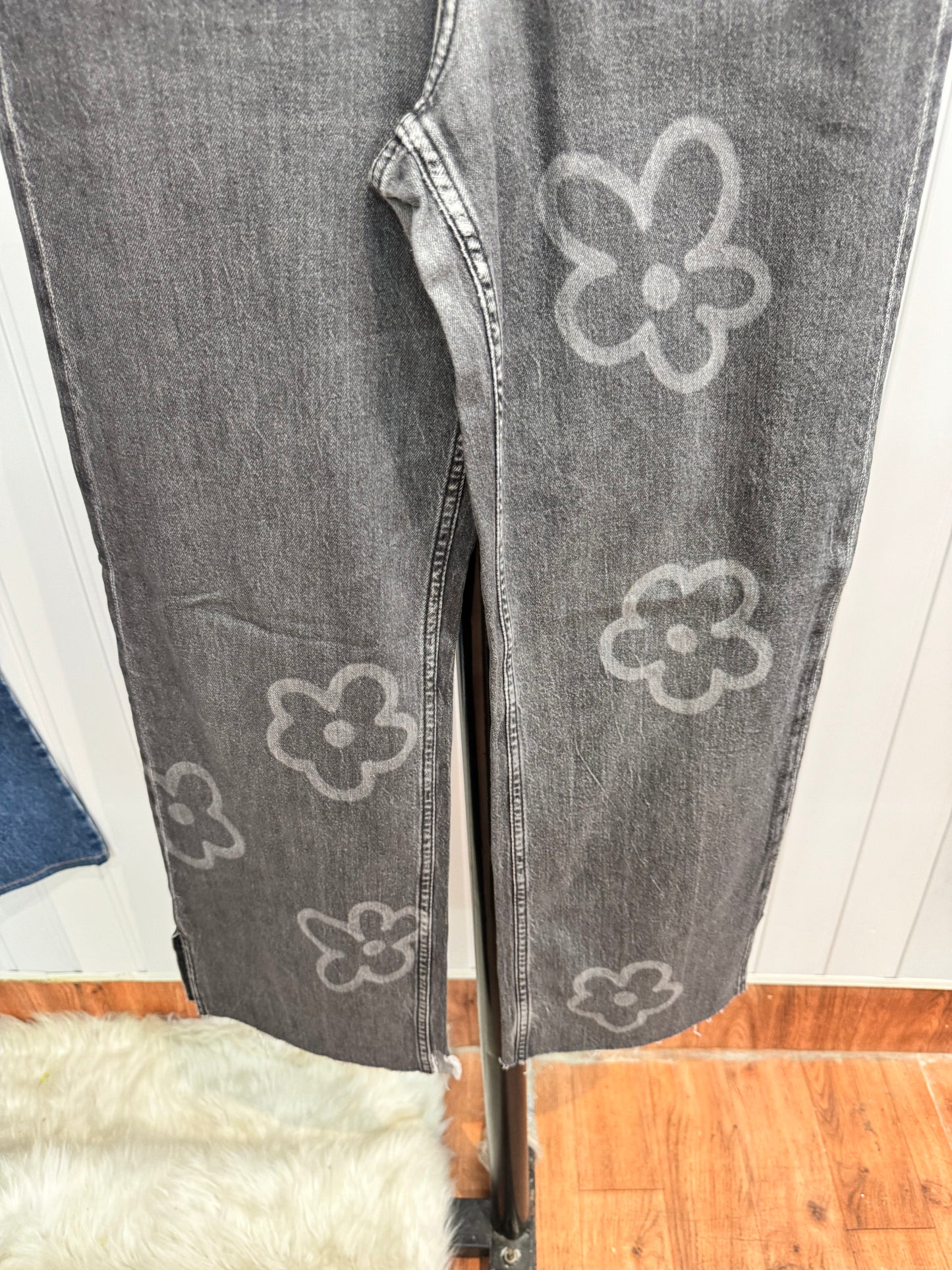 0416-24-26 Floral Jeans