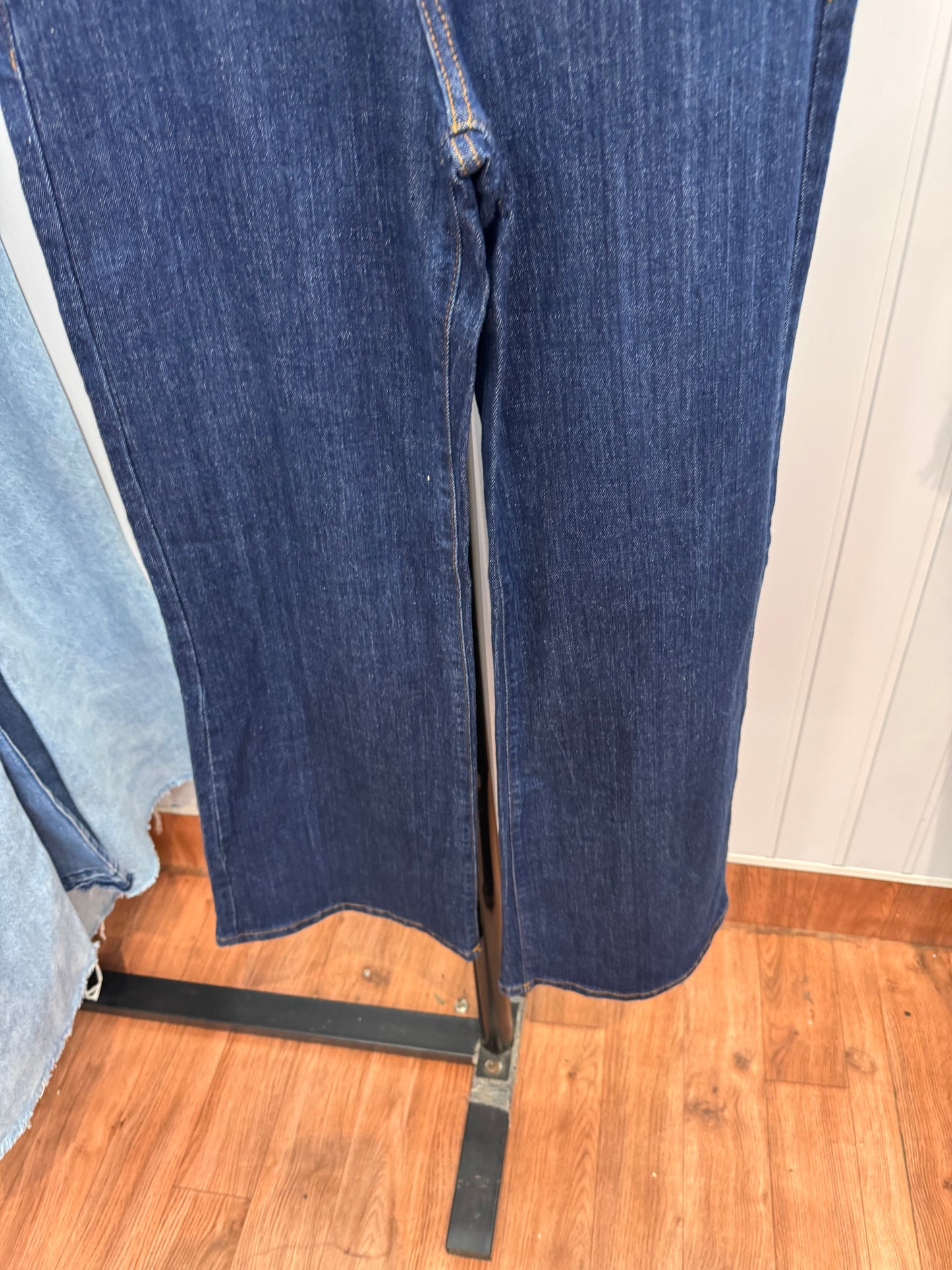 0209-28 Straight Loose jeans